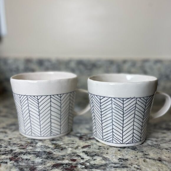 Elizabeth Benotti Handcrafted Ceramic Pottery Mugs with Herringbone Designs - Picture 3 of 14